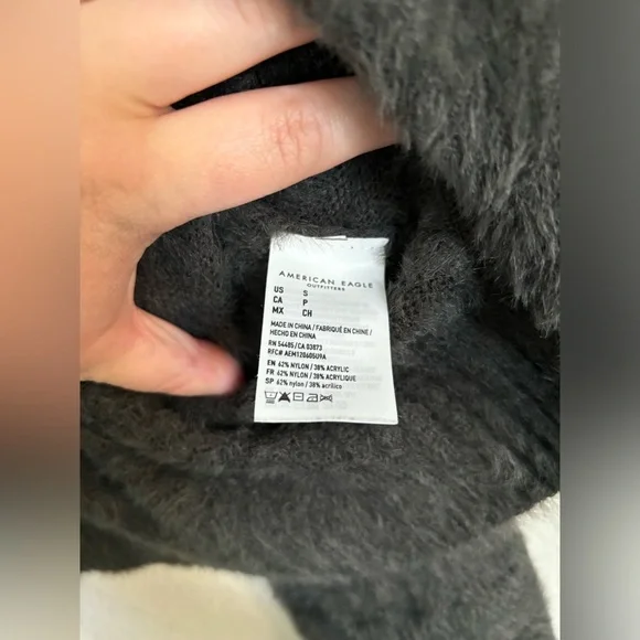 American Eagle Cropped Mock Neck Dark Gray Sweater size small - Picture 4 of 4